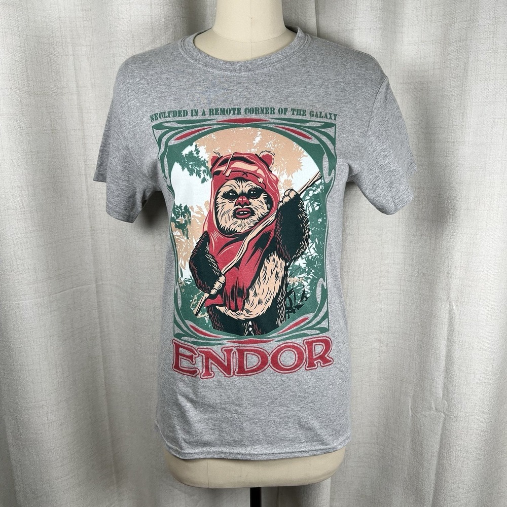 NEW! Star Wars Mad Engine Gray Ewoks Wicket Endor Graphic T-Shirt Sz Small